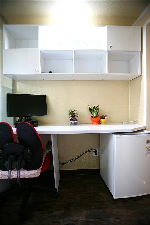 Apgujeong Residence Seoul Room photo